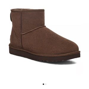 Brown mini uggs size 8